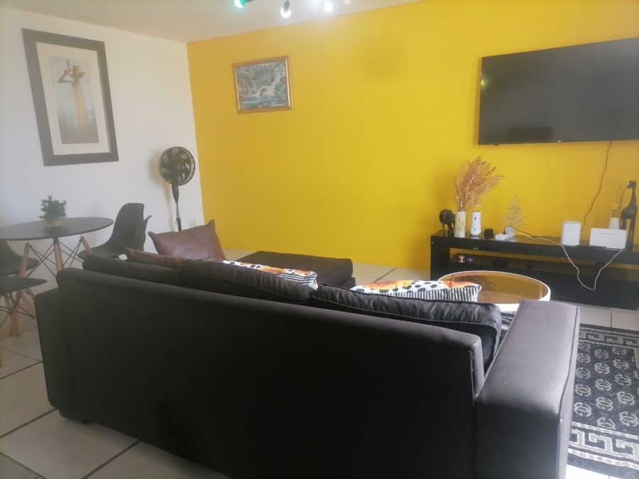 To Let 1 Bedroom Property for Rent in Zonnebloem Western Cape